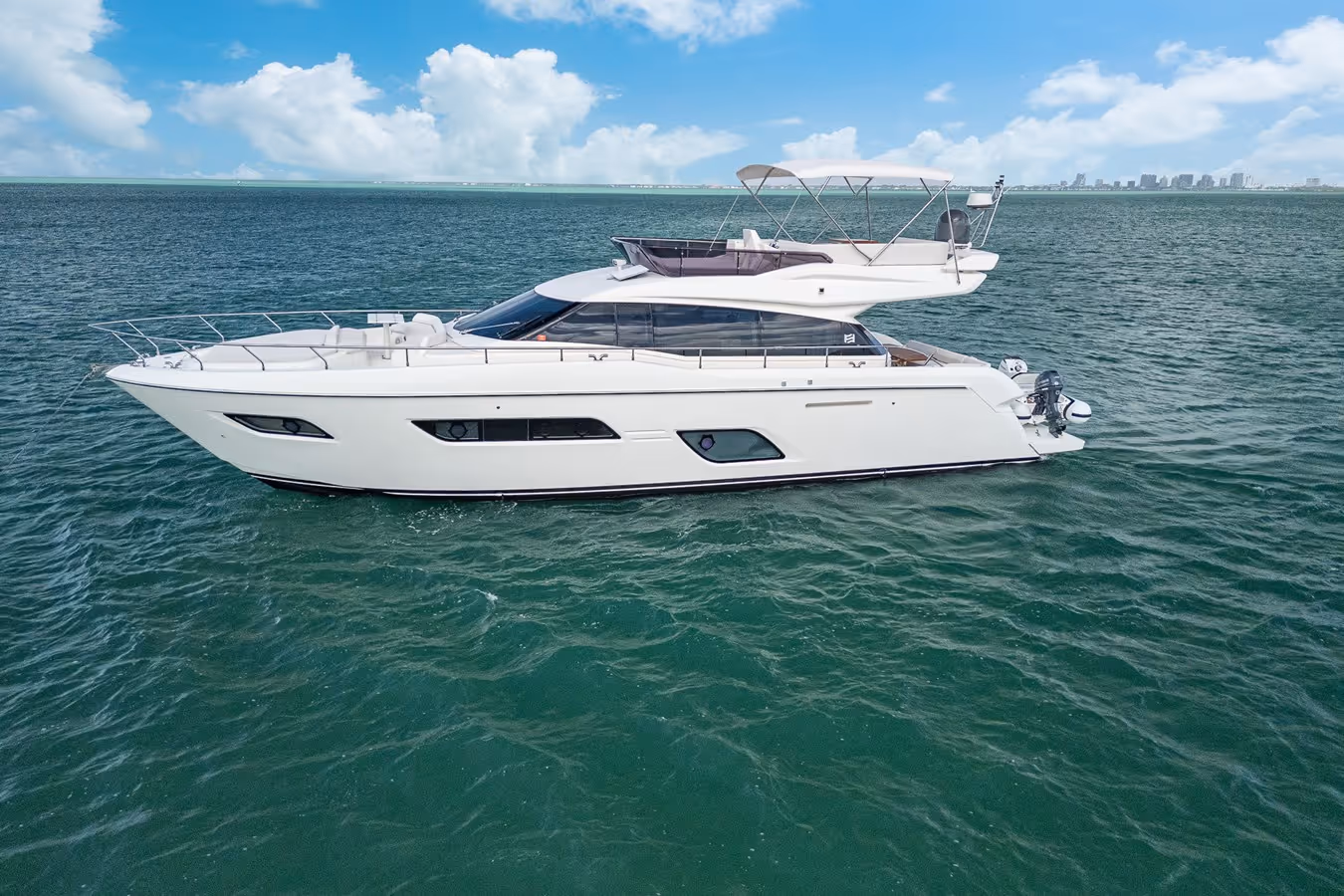Ferretti Yacht 550