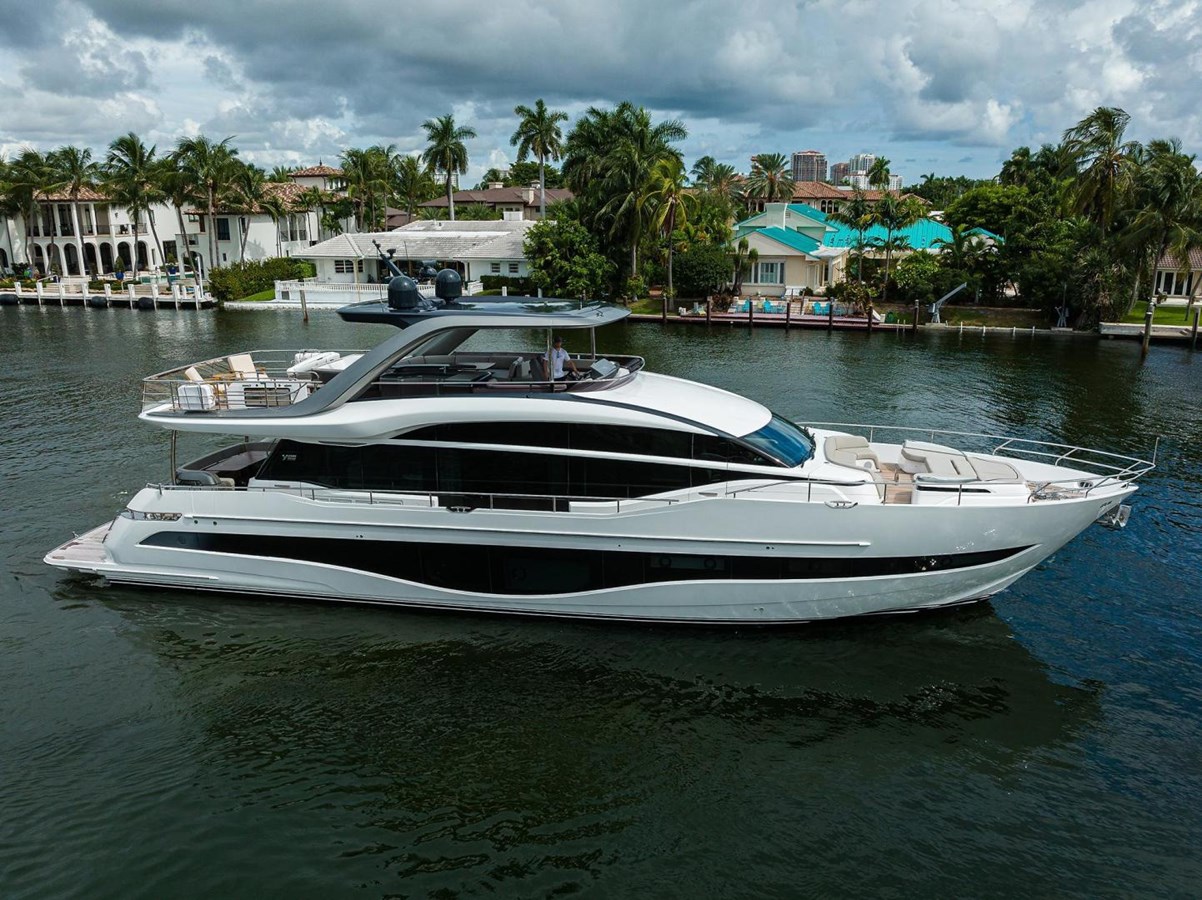 Y85 Motor Yacht