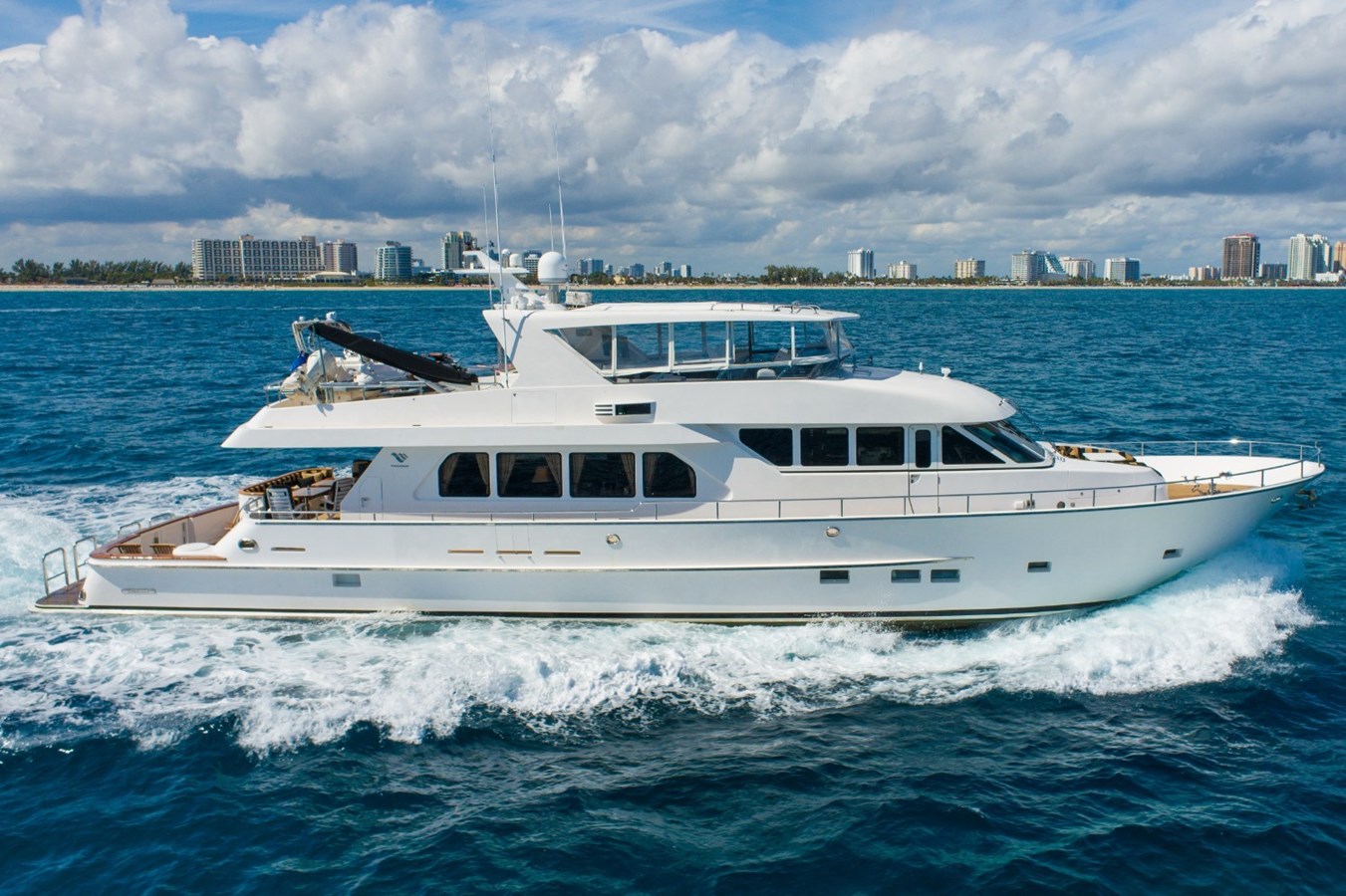Cockpit Motor Yacht