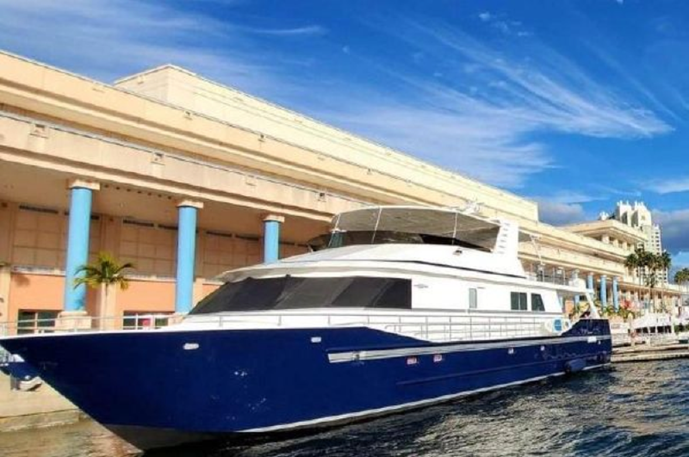 Flybridge MotorYacht