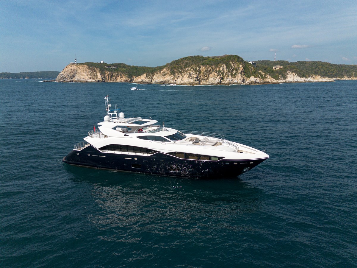Sport Yacht