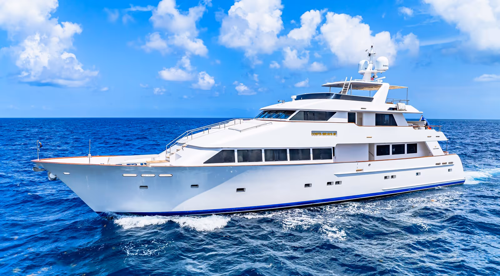Tri - Deck FB 