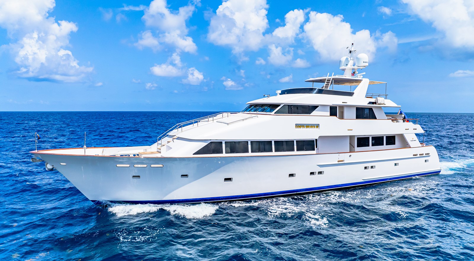 Tri - Deck FB 