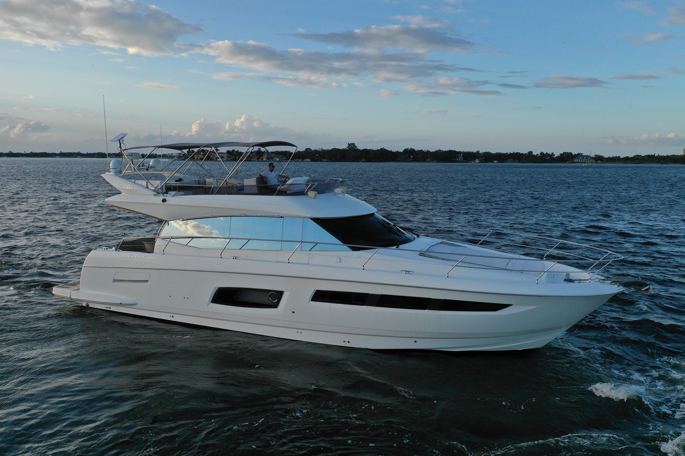 550 Fly Bridge 