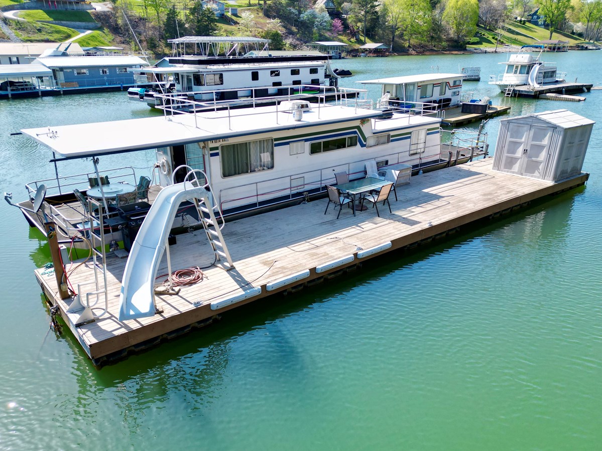 14 x 58 Aluminum Hull with Catwalks