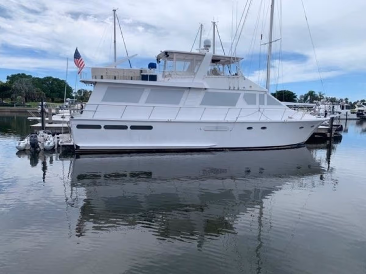 Cockpit Motor Yacht