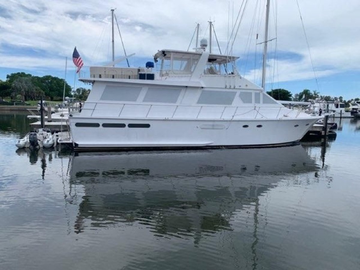 Cockpit Motor Yacht
