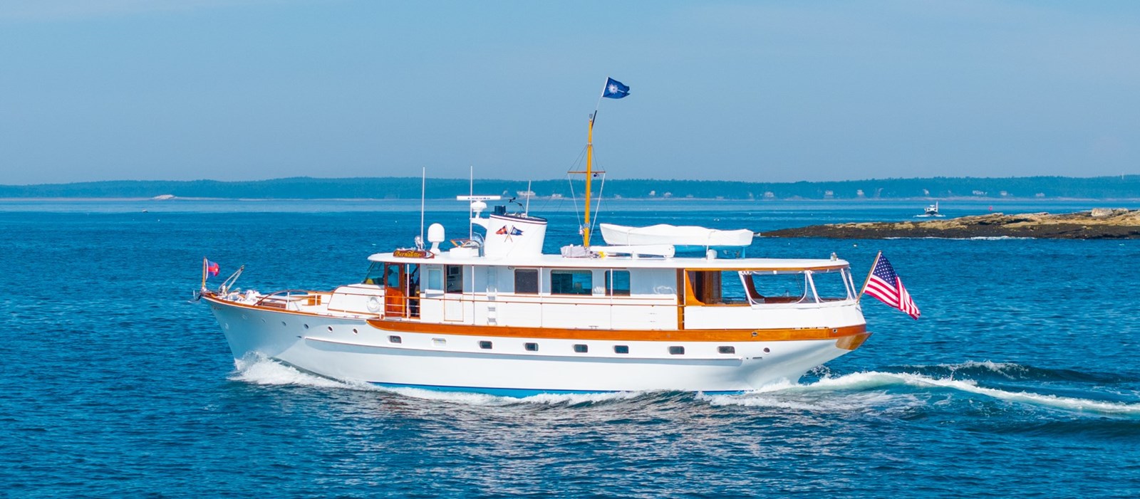 Trumpy Fantail Houseboat