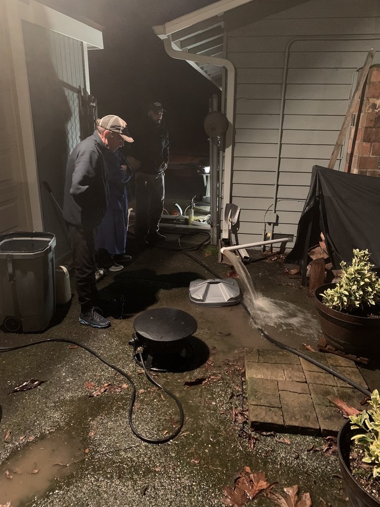 Professional Plumbing offers pipe video inspection in Lynnwood, WA. Get fast, accurate diagnostics for leaks, clogs, and damage with high-tech cameras.