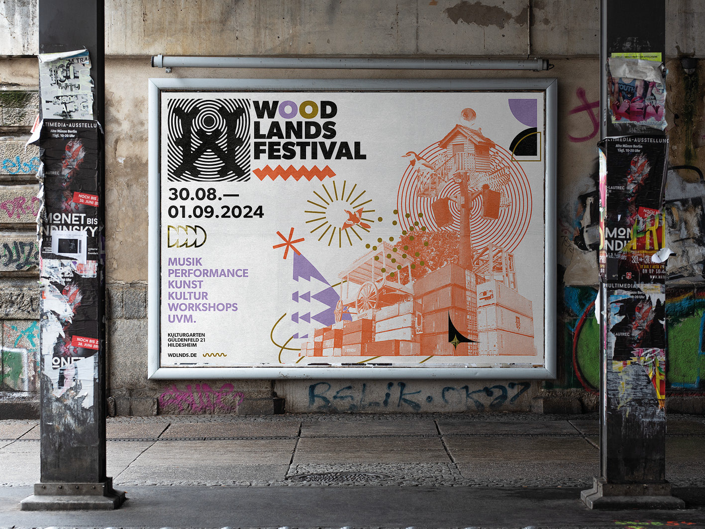 Woodlands-Festivalplakat an einer Wand in Hildesheim