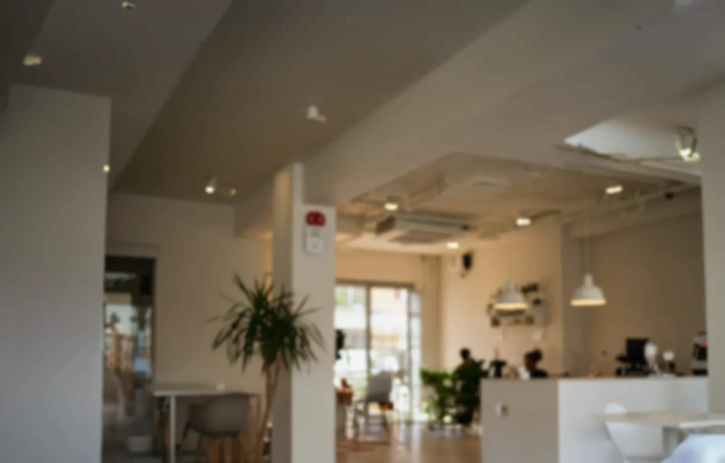 Illustration of gold, silver, aluminium referring to commodities trading on deriv platform