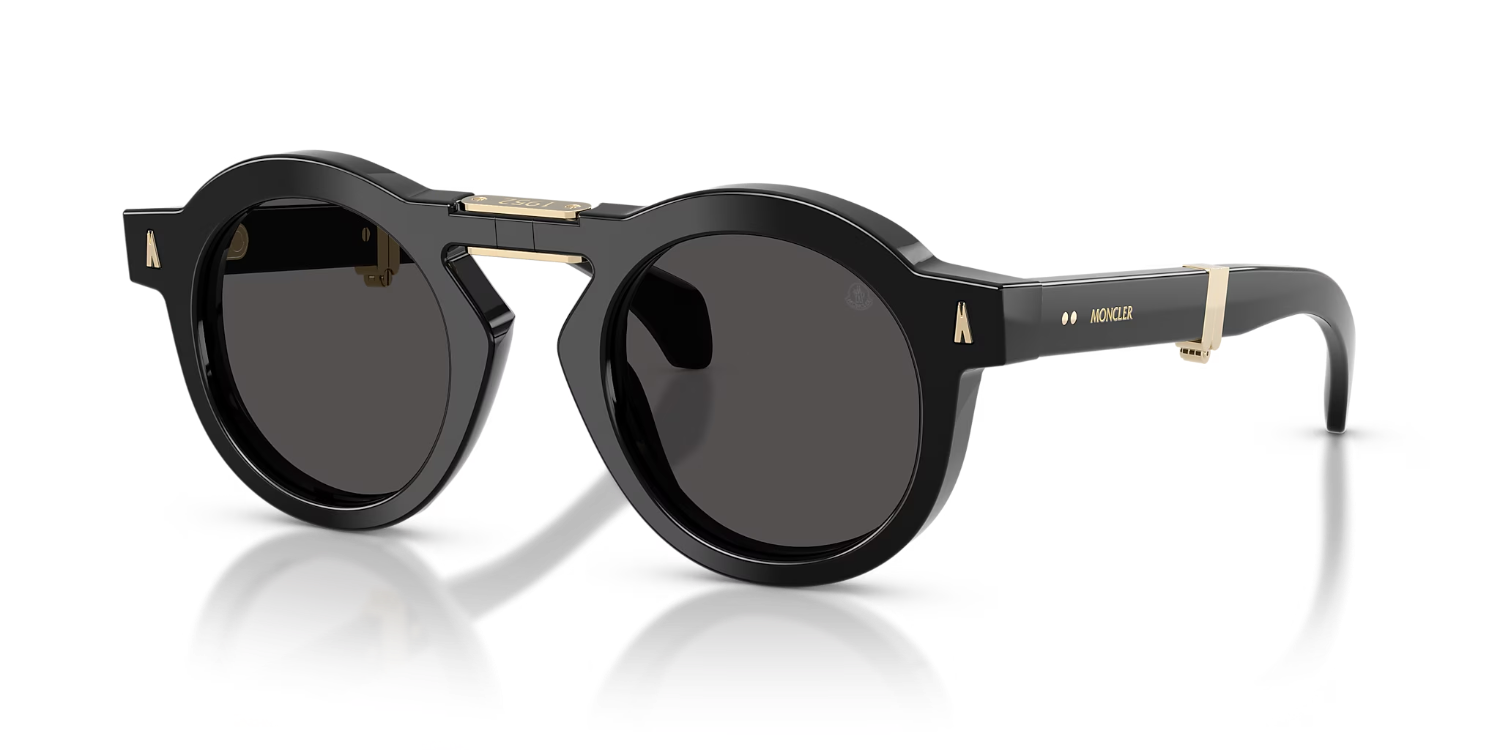 The best round sunglasses by Moncler 2026 on a white background