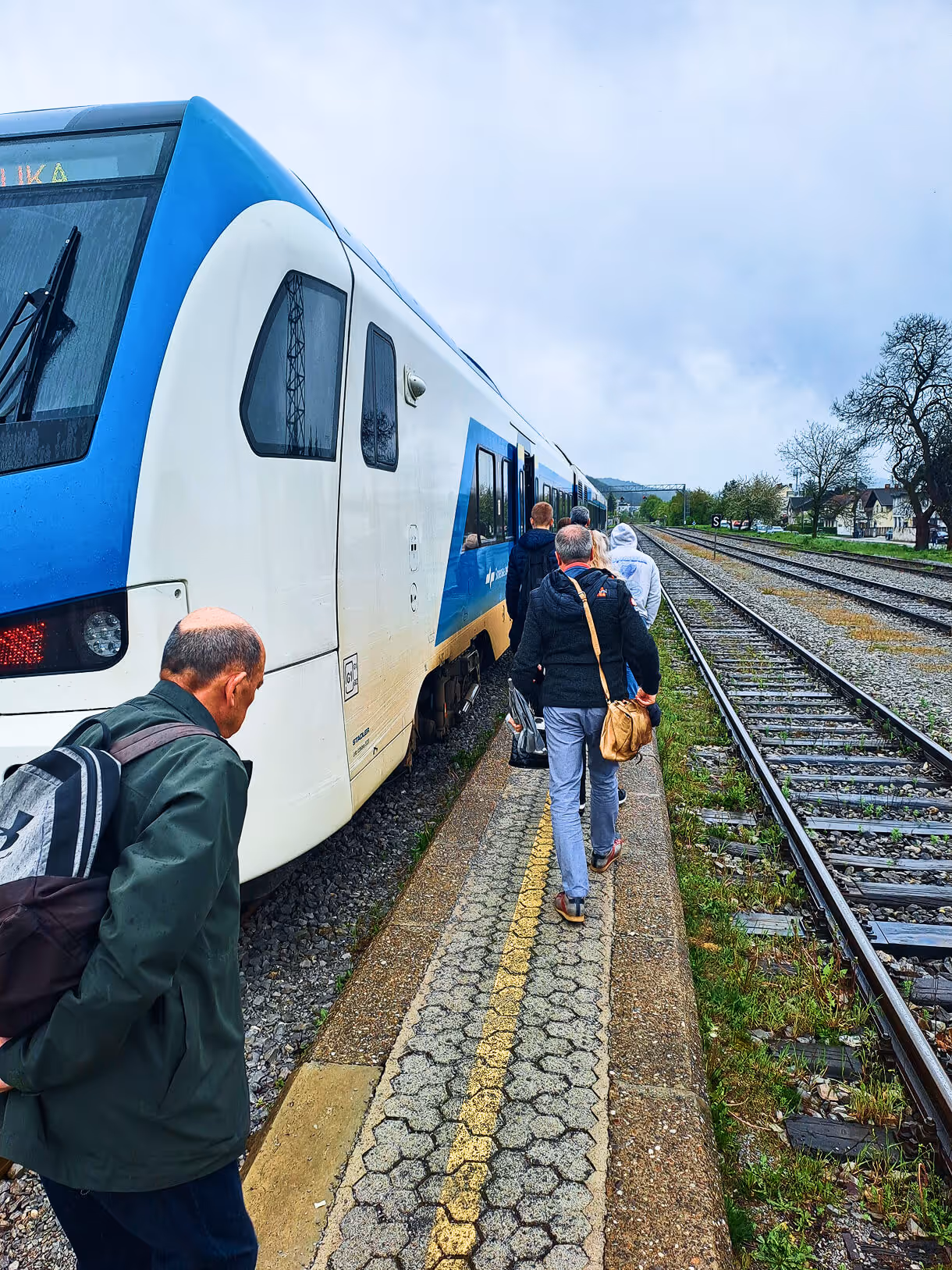 Read the article about the train journey