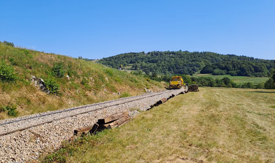 Preberi novico o obnovi železnice v Beli krajini