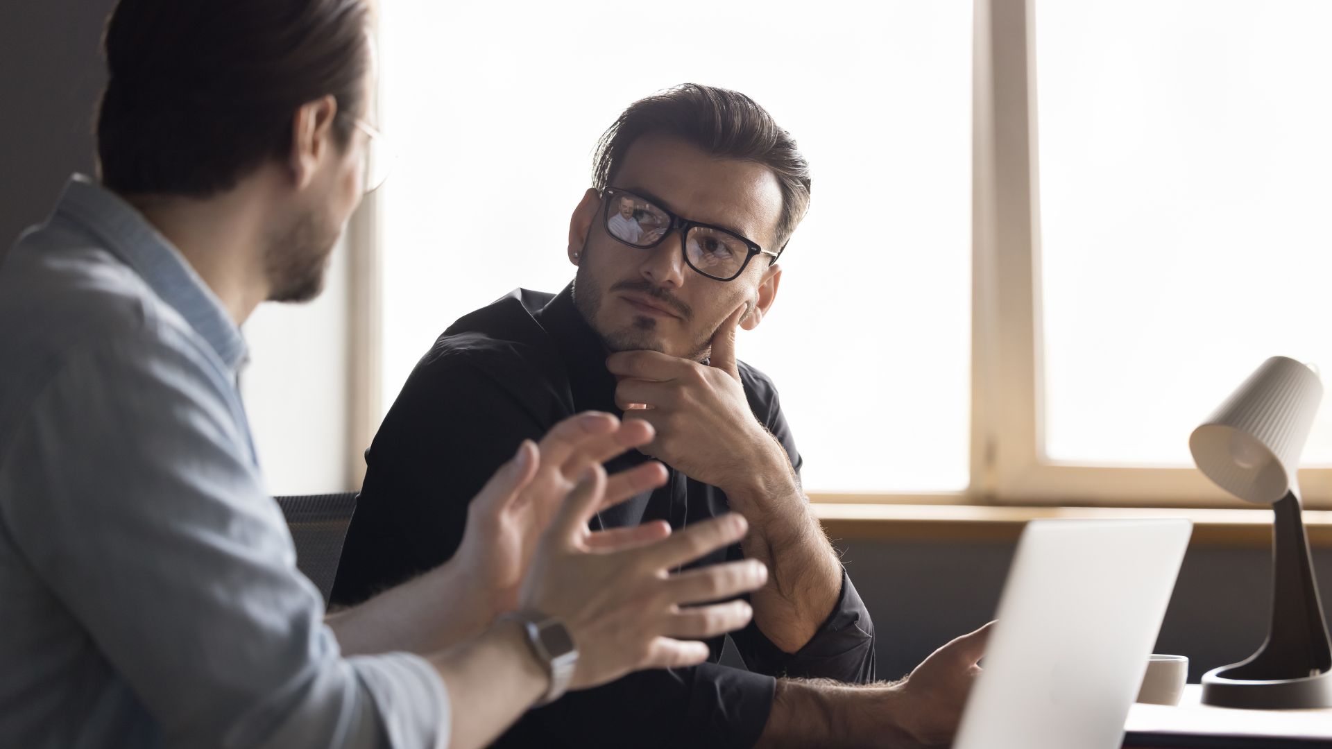 Gründer im Gespräch über Persönlichkeitsentwicklung und unternehmerische Herausforderungen