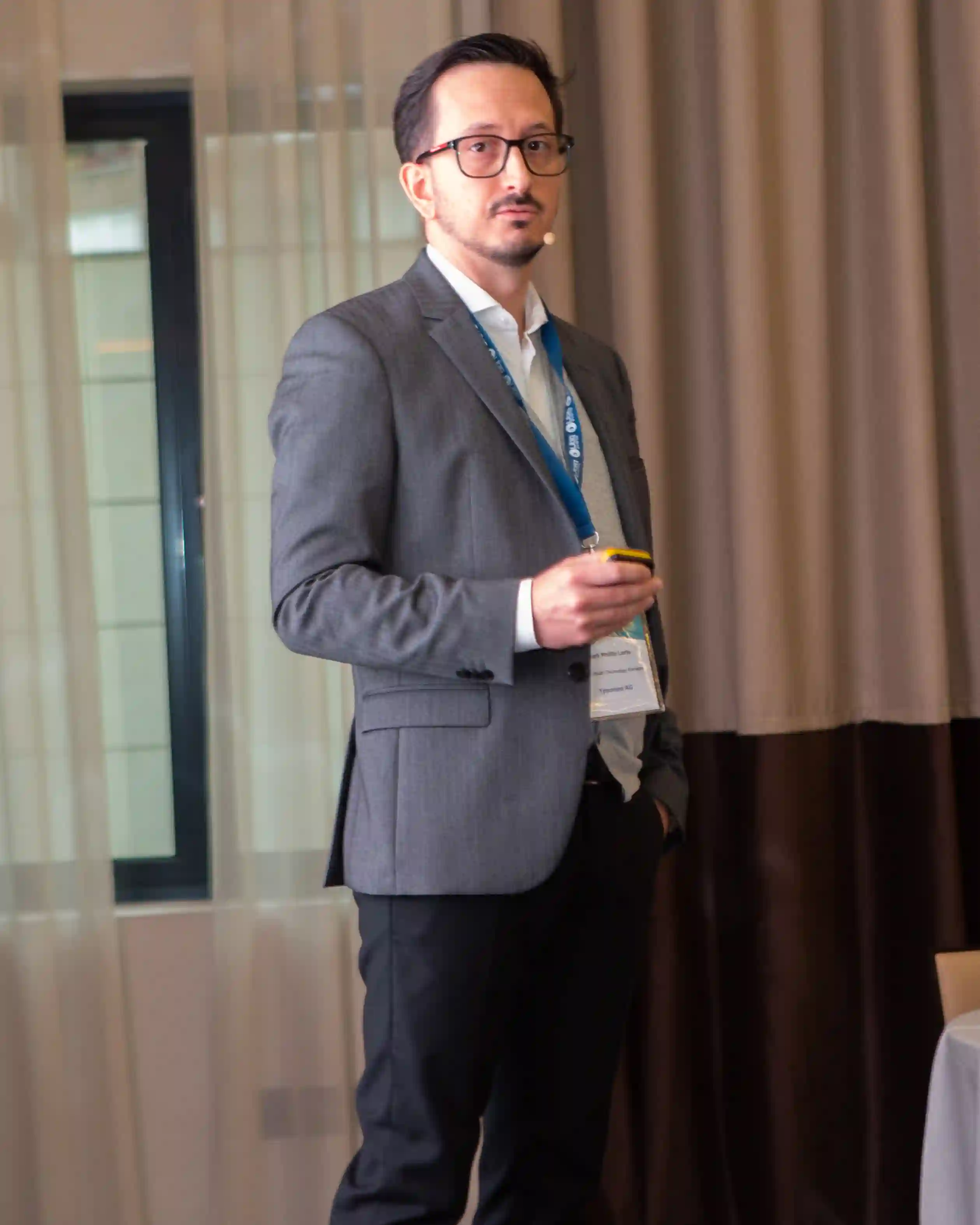 Photo of the speaker at the 5th Digital Health Conference