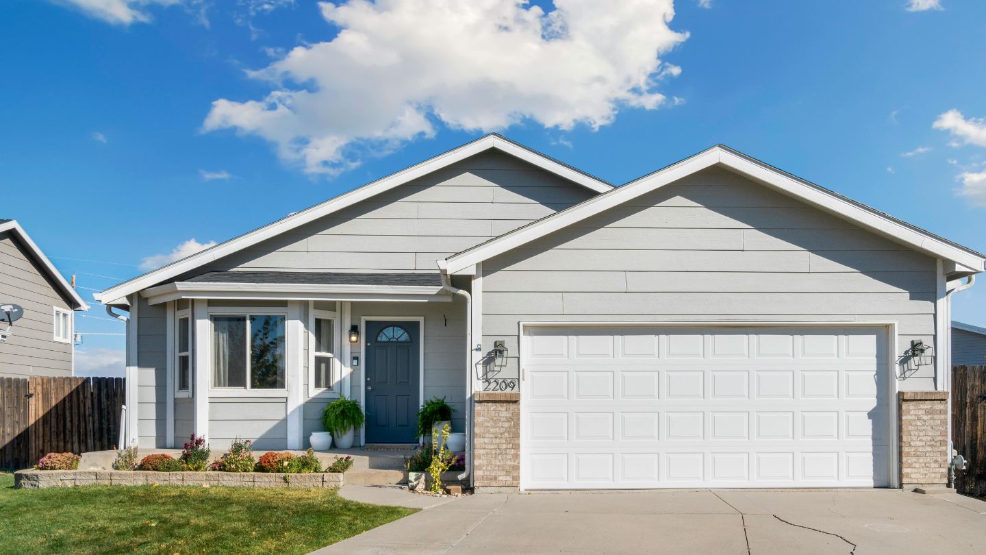  Planning a New Garage Door Installation in Beavercreek 