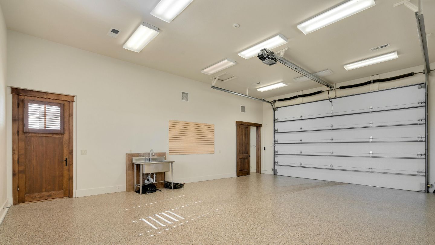 Choosing the Right Garage Door for Your Home