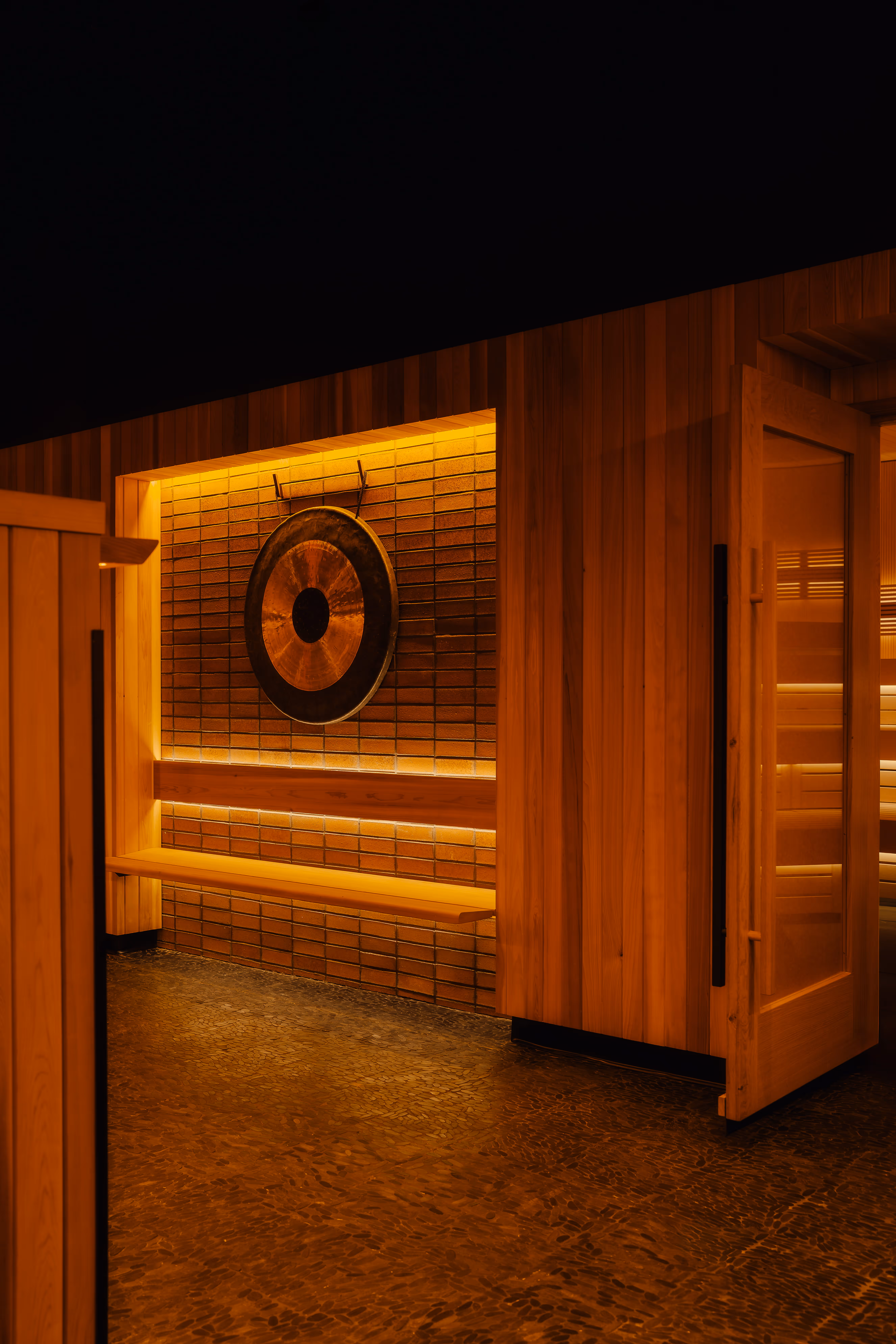 Group in Othership sauna