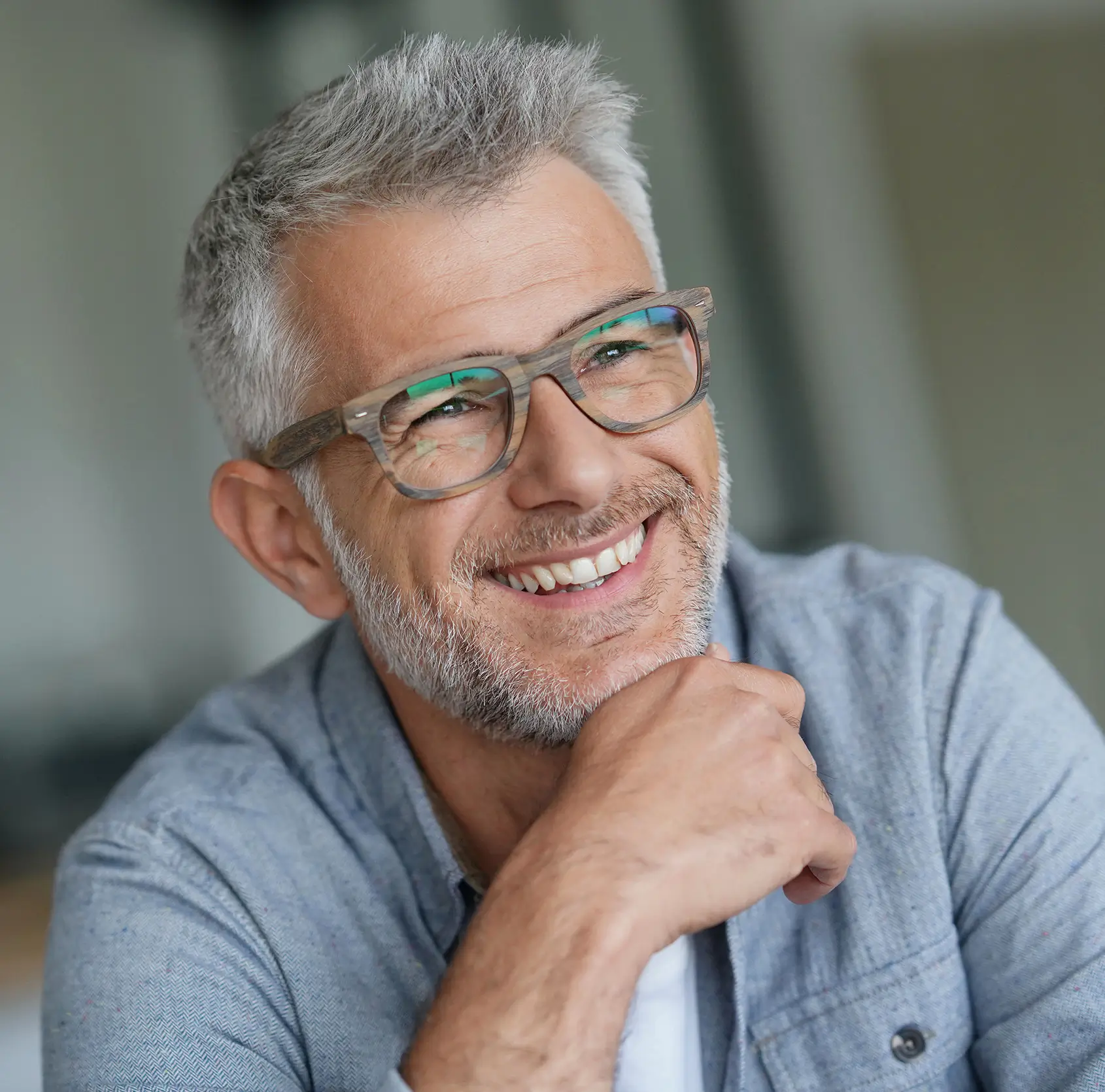 Why Choose Issaquah Dentists for Implant-Supported Dentures?