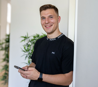 Bild des Versicherungsmaklers Lukas Schuberth