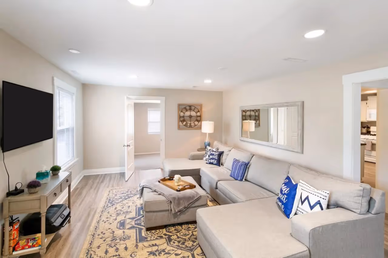 114 Sunnyside 4.jpg