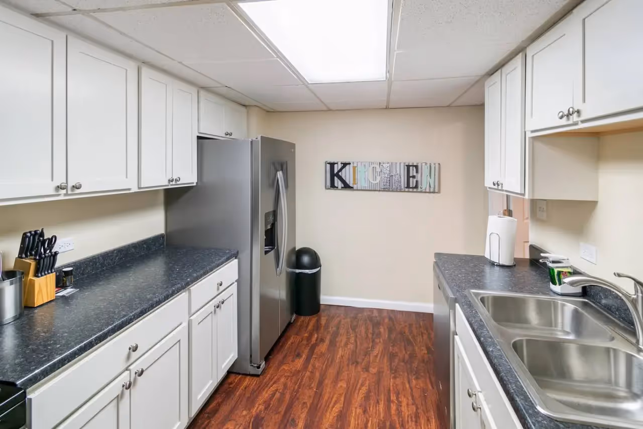110 East Sunnyside Ave 5.jpg