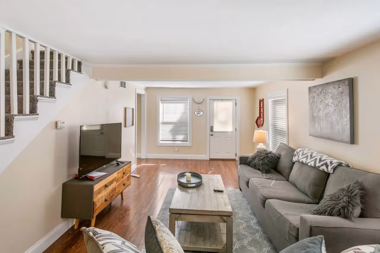 110 East Sunnyside Ave 2.jpg