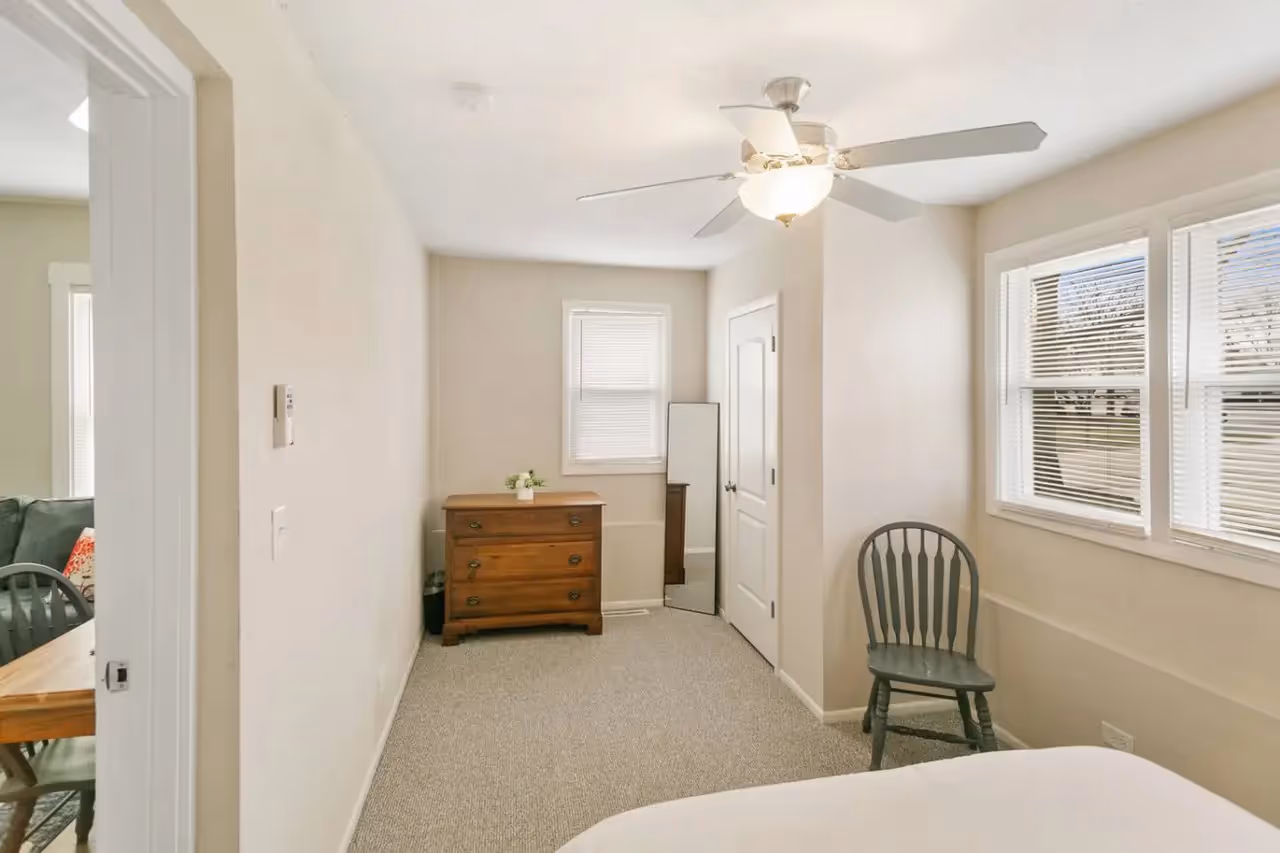 112 Sunnyside 8.jpg