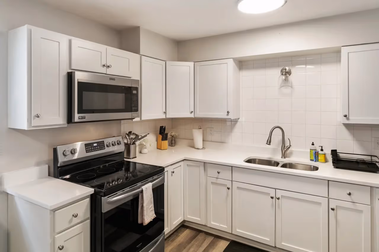 119 Rockland 1B 2.jpg