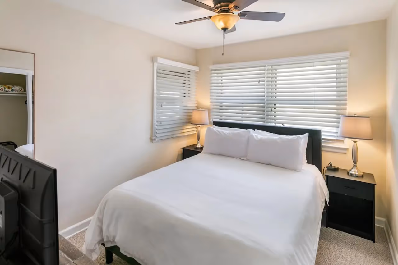 125 East Sunnyside 37.jpg