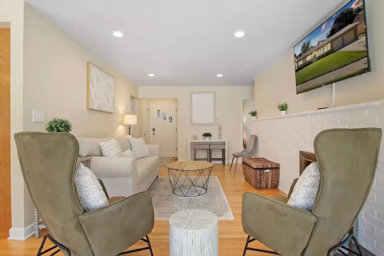 125 East Sunnyside 9.jpg