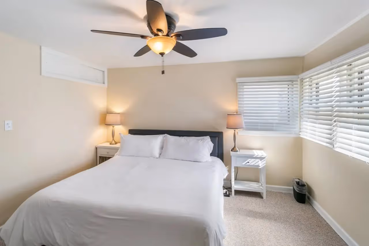 125 East Sunnyside 19.jpg