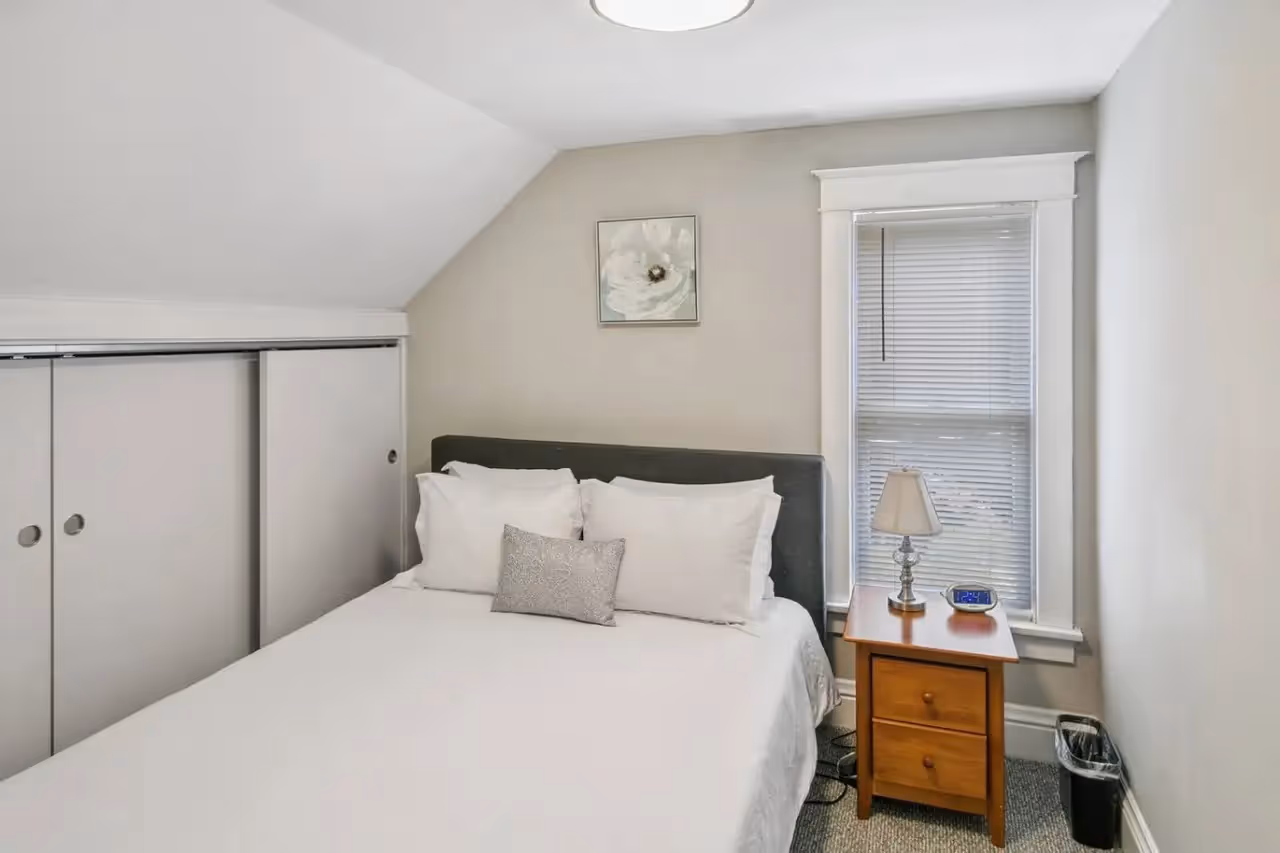 204 1st Street 12.jpg