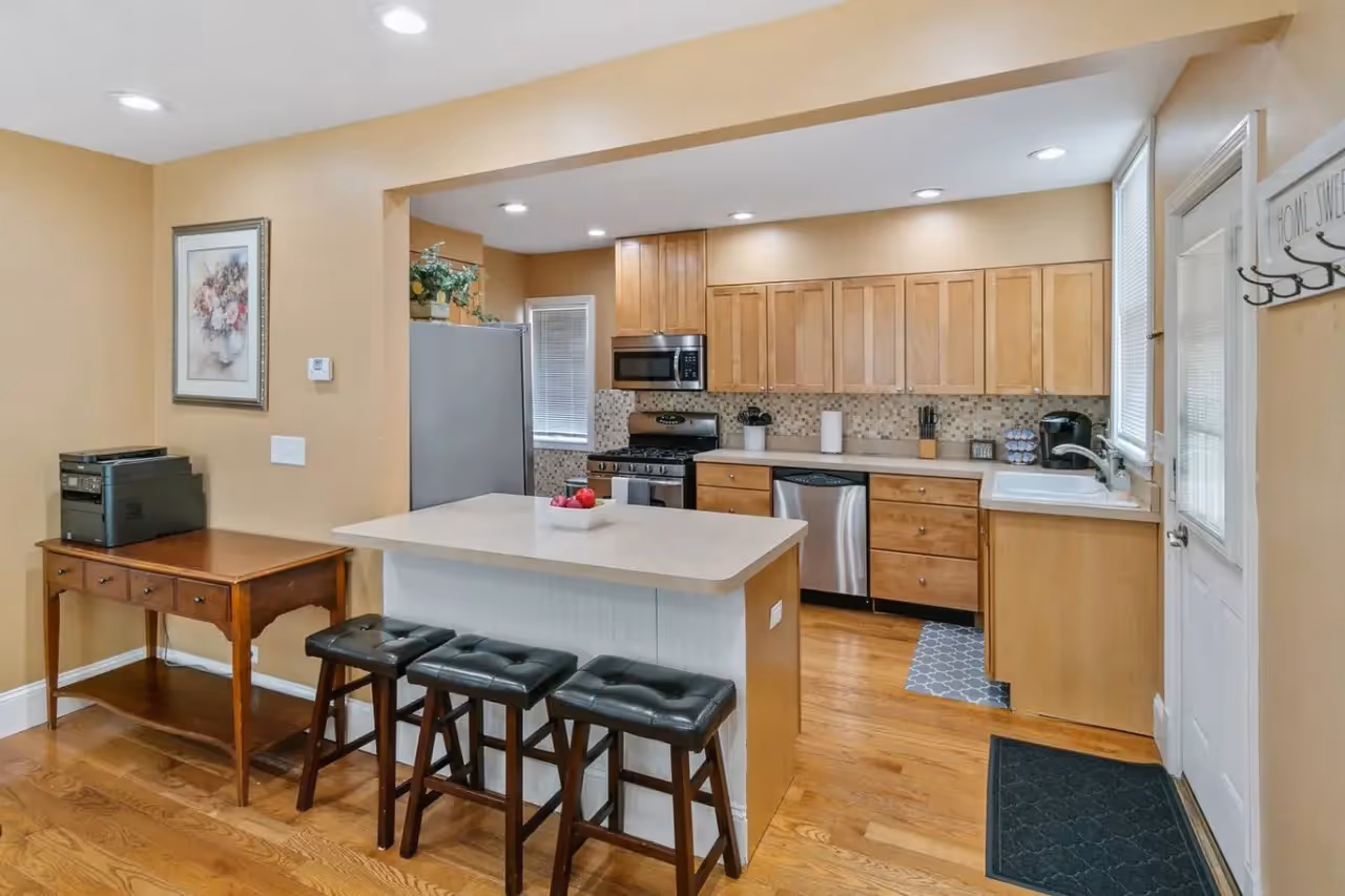 204 1st Street 1.jpg