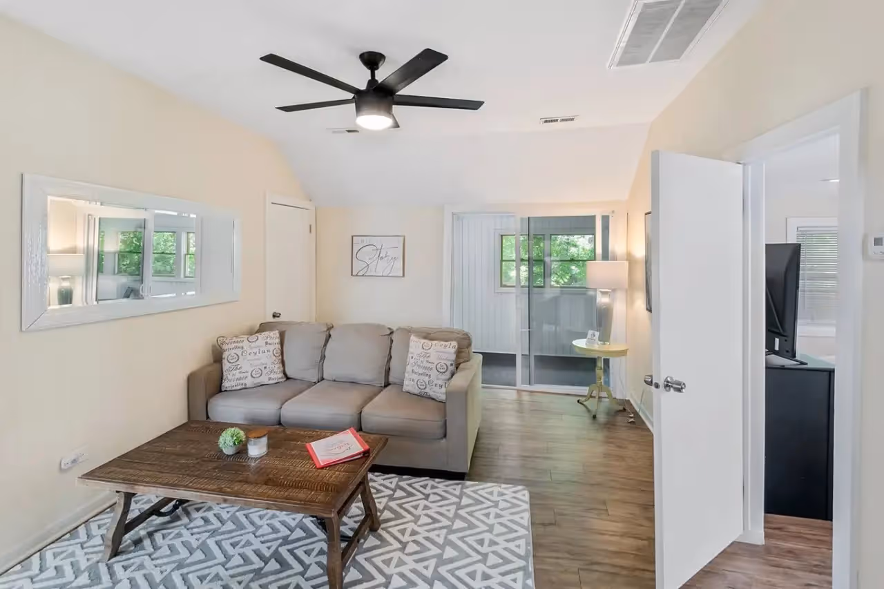 225 West Park Ave apt 5.jpg