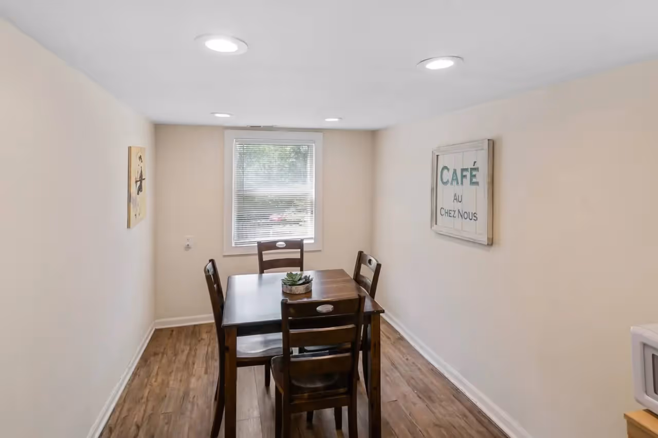 225 West Park Ave apt 7.jpg