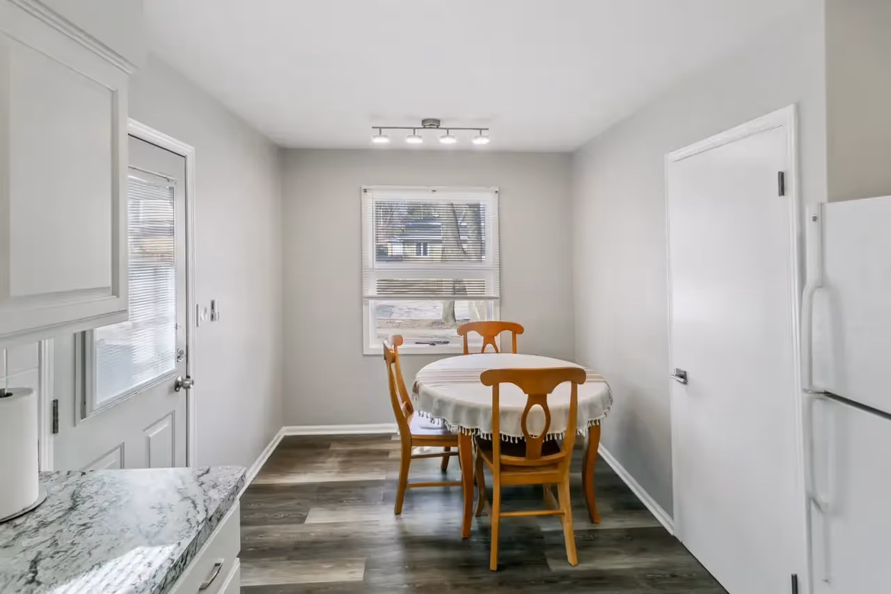 228 Kenloch Ave 6.jpg