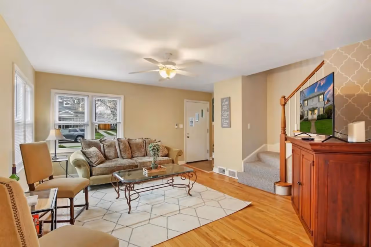 236 Prairie Ave 2.jpg