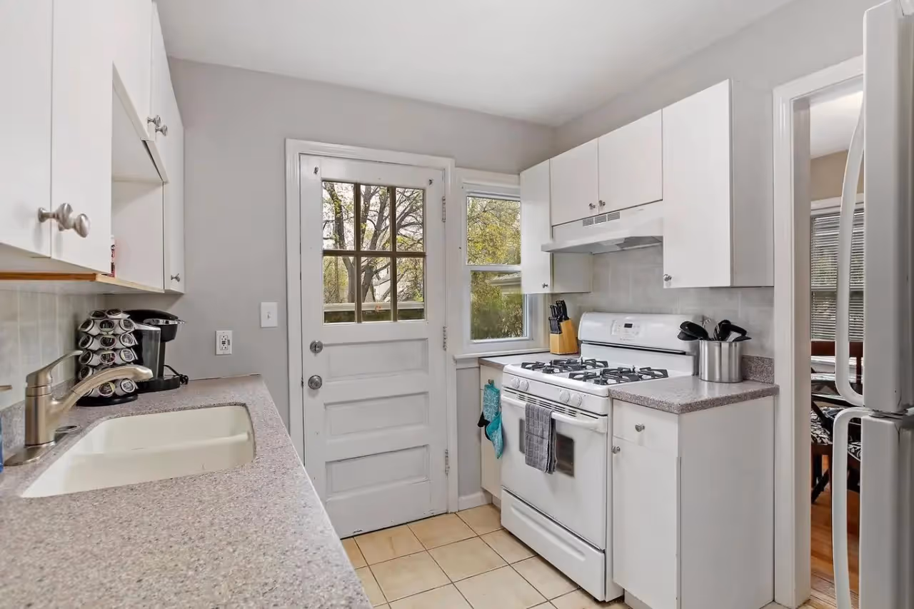 236 Prairie Ave 6.jpg