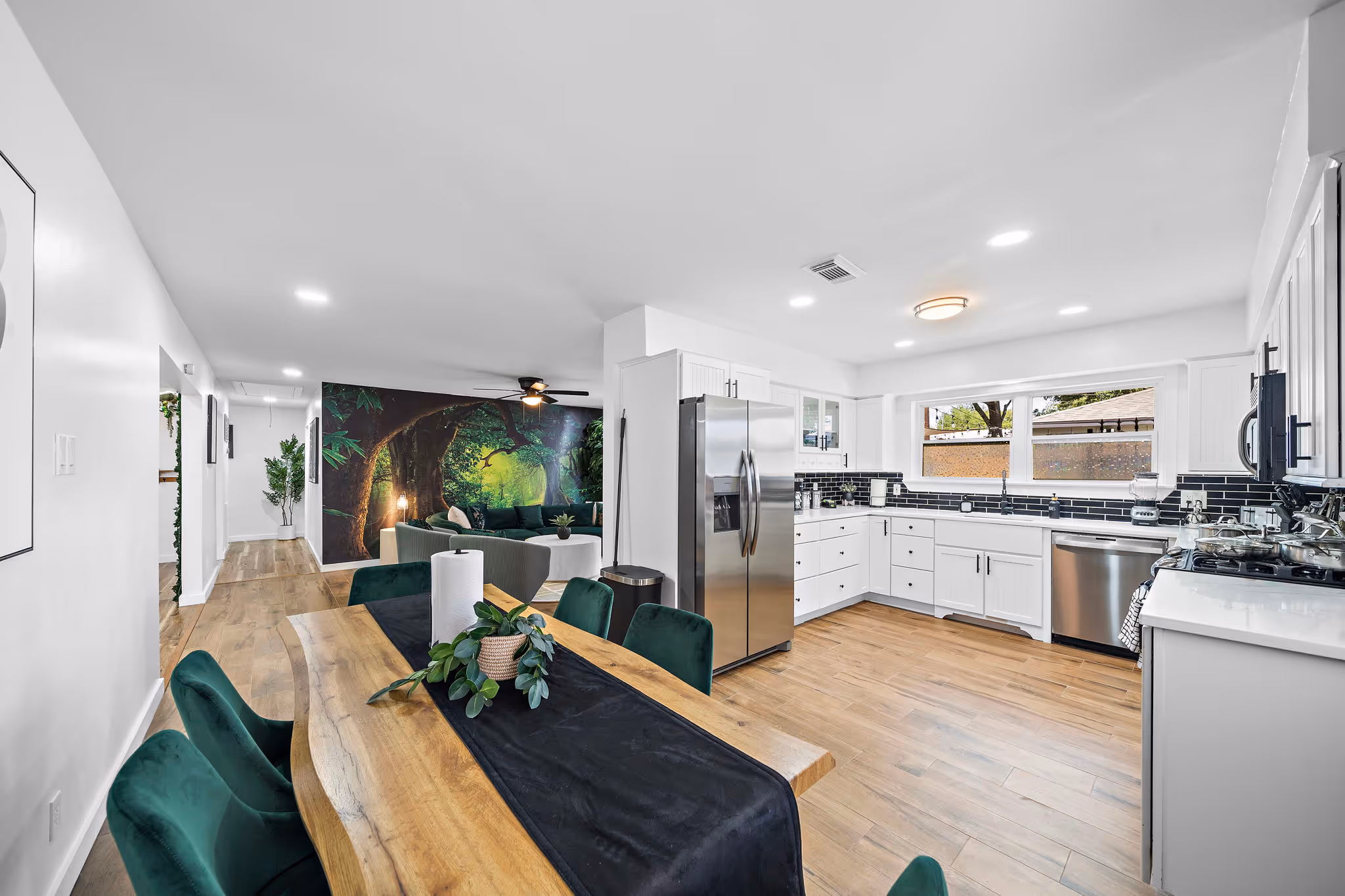 7-web-or-mls-11018 Endicott Ln  Wide-321.jpg