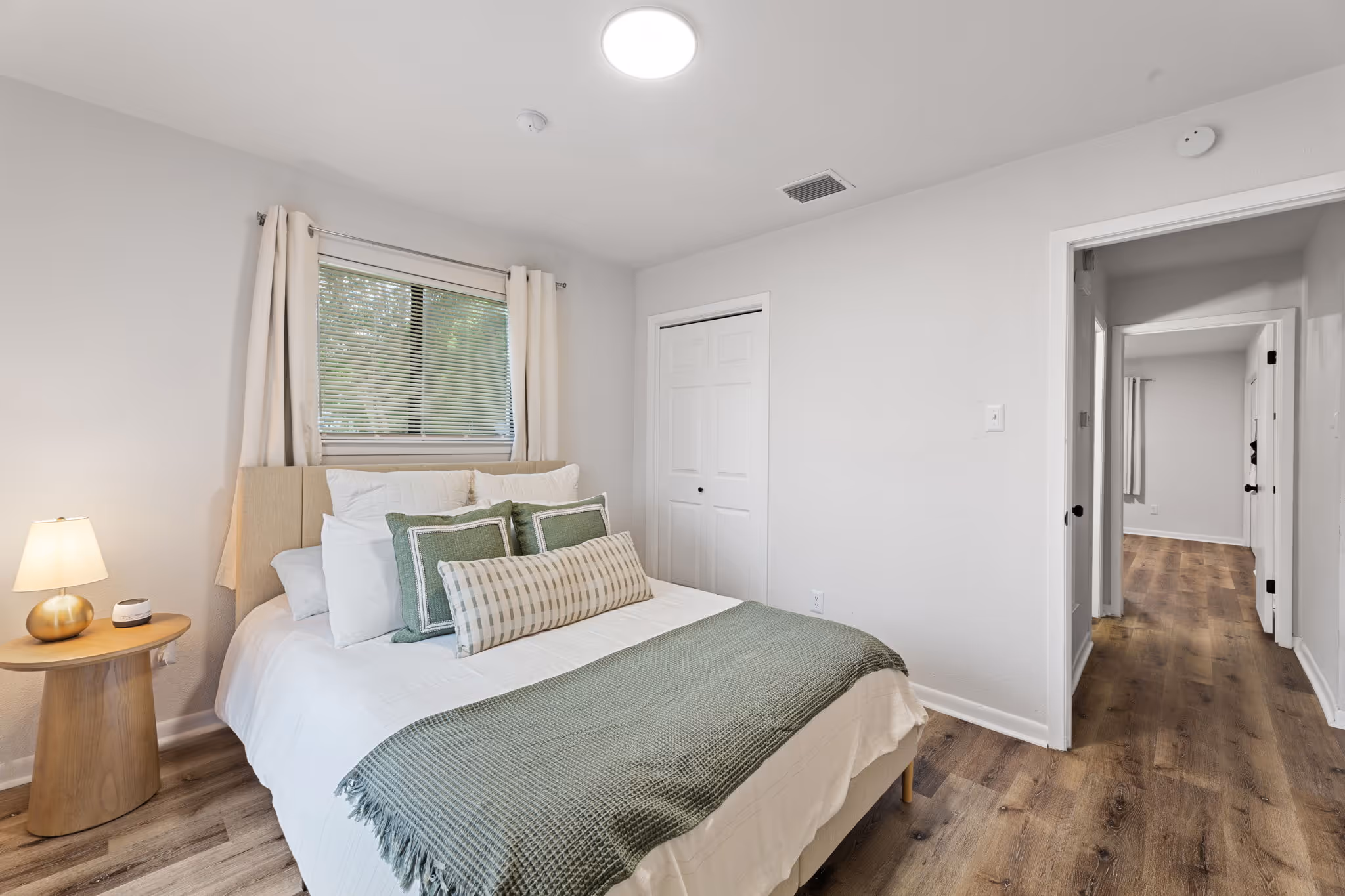 SQFT-7460.jpg