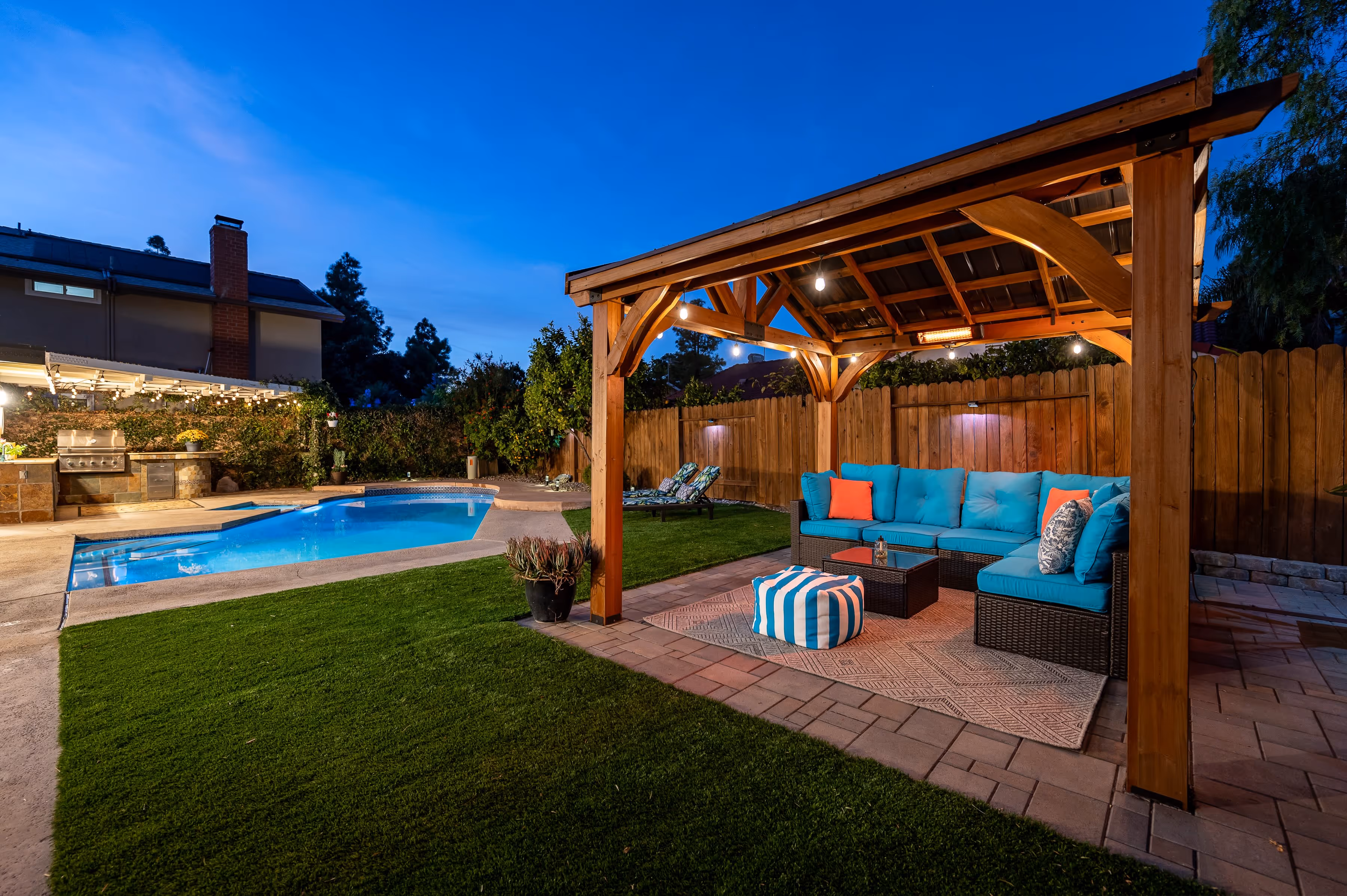 Large 5 Bedroom South Coast Metro Home with Pool