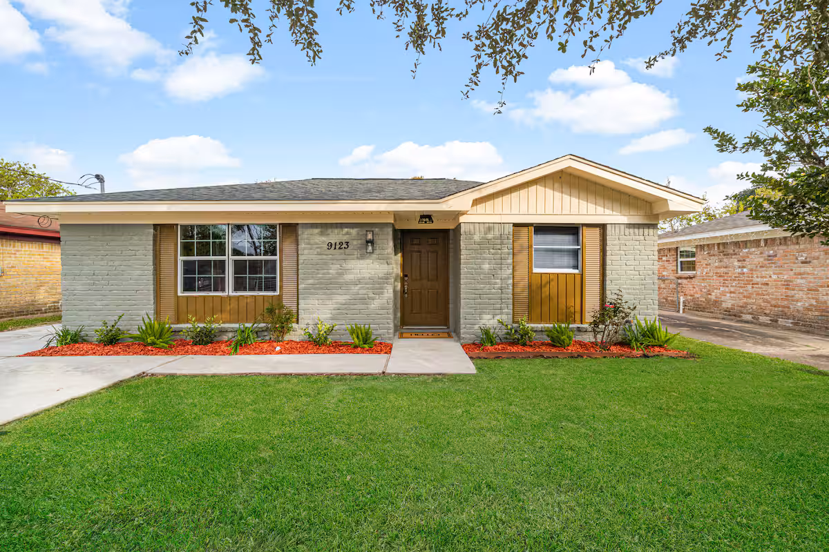 Charming-Near Hobby Airport