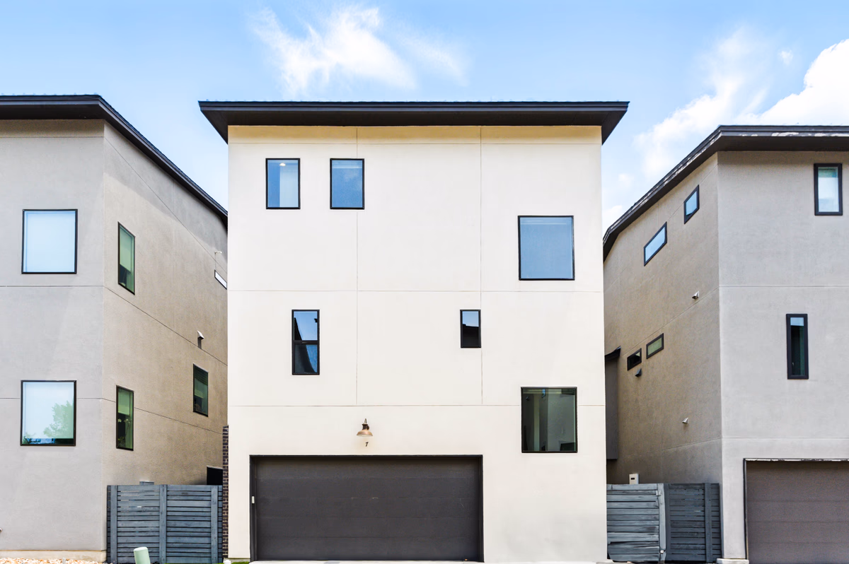 Private East Austin Suite | Cold Plunge + Parking + Near Mueller