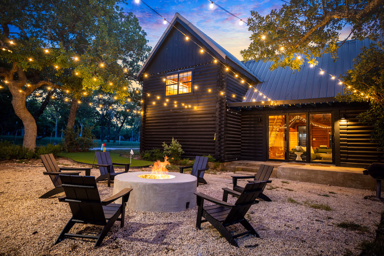 https://upcdn.io/W23MTH6/image/uploads/2025/07/16/4jeGn8BsHZ-33%20Weitz_Stay%20In%20Texas_Fossum%20Studios_8100px_149A1978-Edit.jpg?f=avif&w=900&h=500&fit=cover&quality=60