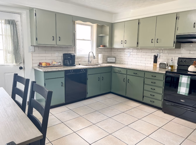 https://upcdn.io/W23MTH6/image/uploads/2025/07/16/4jeGc8NH6j-Kitchen%20and%20coffee.JPG?f=avif&w=900&h=500&fit=cover&quality=60