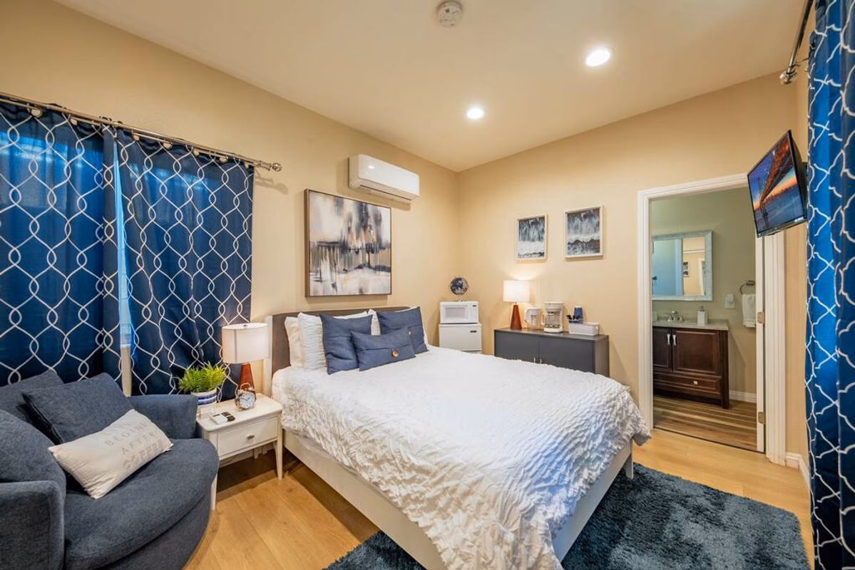 Remodeled Cozy Unit Near Disneyland & Beach