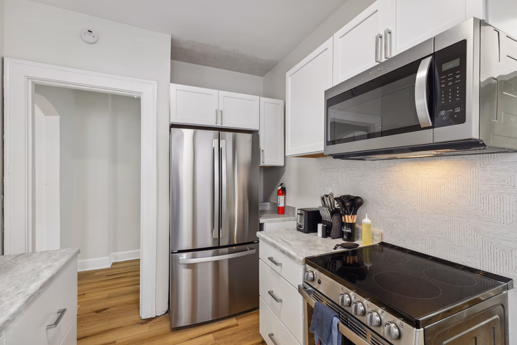 https://upcdn.io/W23MTH6/image/uploads/2025/07/21/4jdiXFAXDv-16-web-or-mls-IMG_2615%20(1).jpg?f=avif&w=900&h=500&fit=cover&quality=60