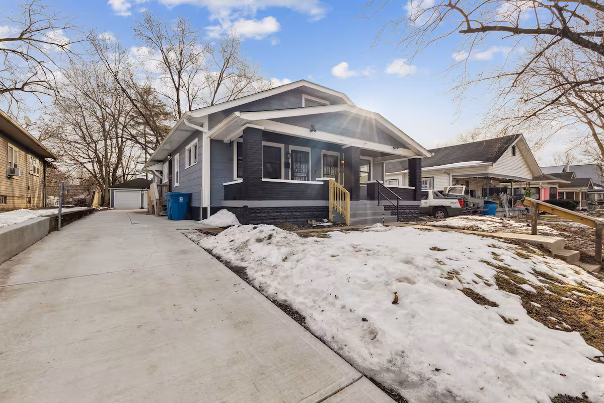 Family-Friendly Home: Free Parking, near Butler